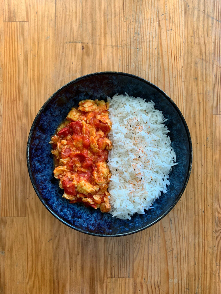 Chinesisches Rührei mit Tomaten